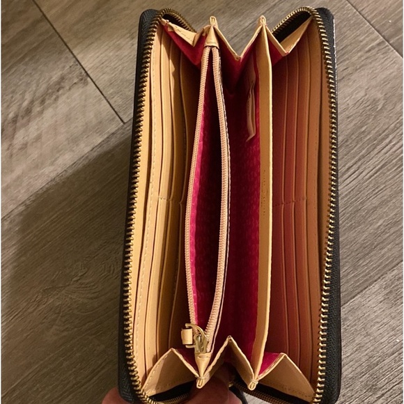 NWOT KATE SPADE NEDRA SAFFIANO LEATHER WALLET W/ HOT PINK LINING. - Picture 11 of 13